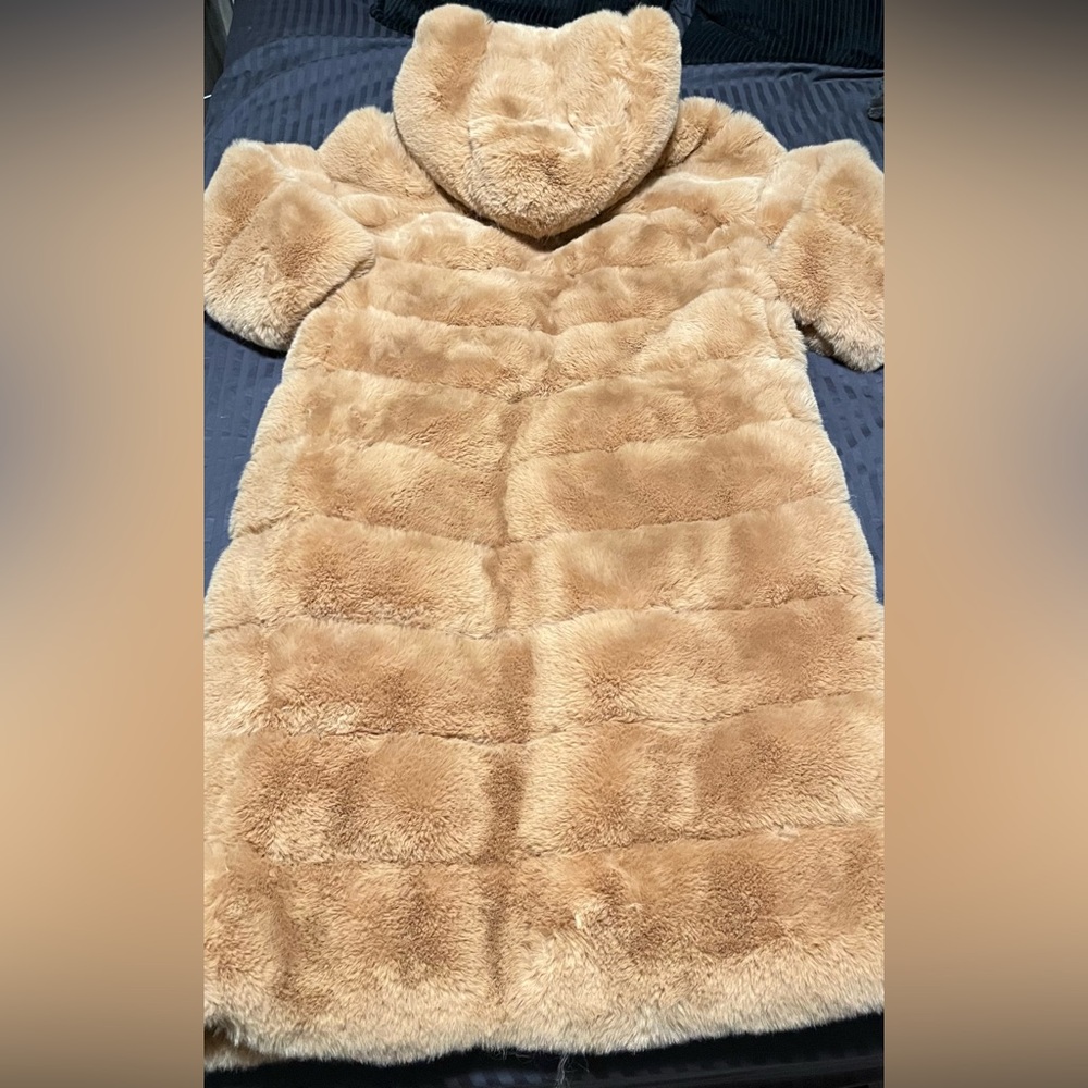 Azalea Wang Luxurious Long Hooded Tan Faux Fur Coat Women’s Small - Picture 5 of 5